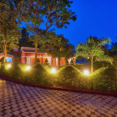 Serenity Resort Panhala Экстерьер фото